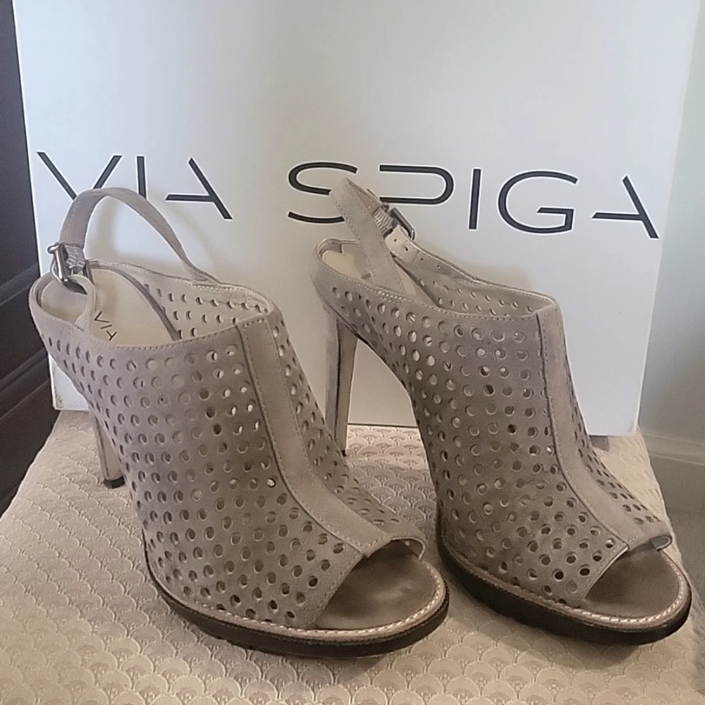 Via Spiga - Picture 1 of 5